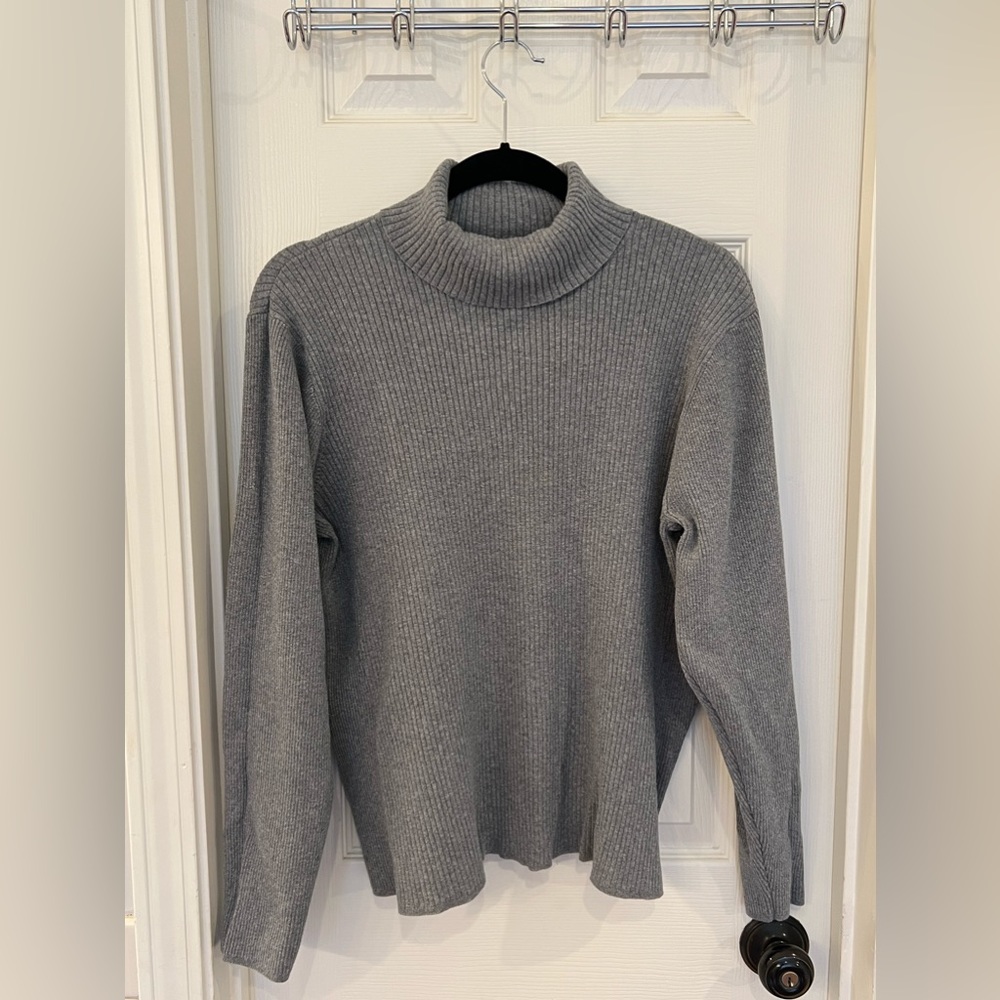 Gray Ribbed Turtleneck